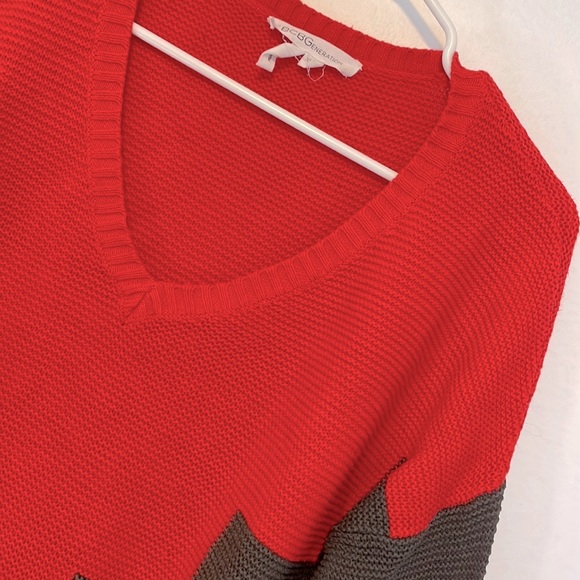 BCBGeneration Oversized Cozy V Neck Sweater Size XS - S - Picture 3 of 4